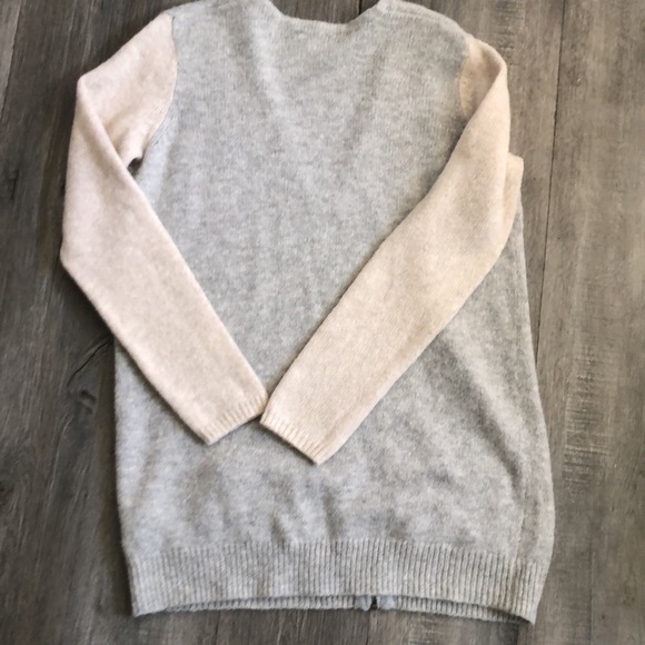 Old Navy comfy cardigan/ sweater.. light gray & soft tan sleeves - Picture 2 of 6